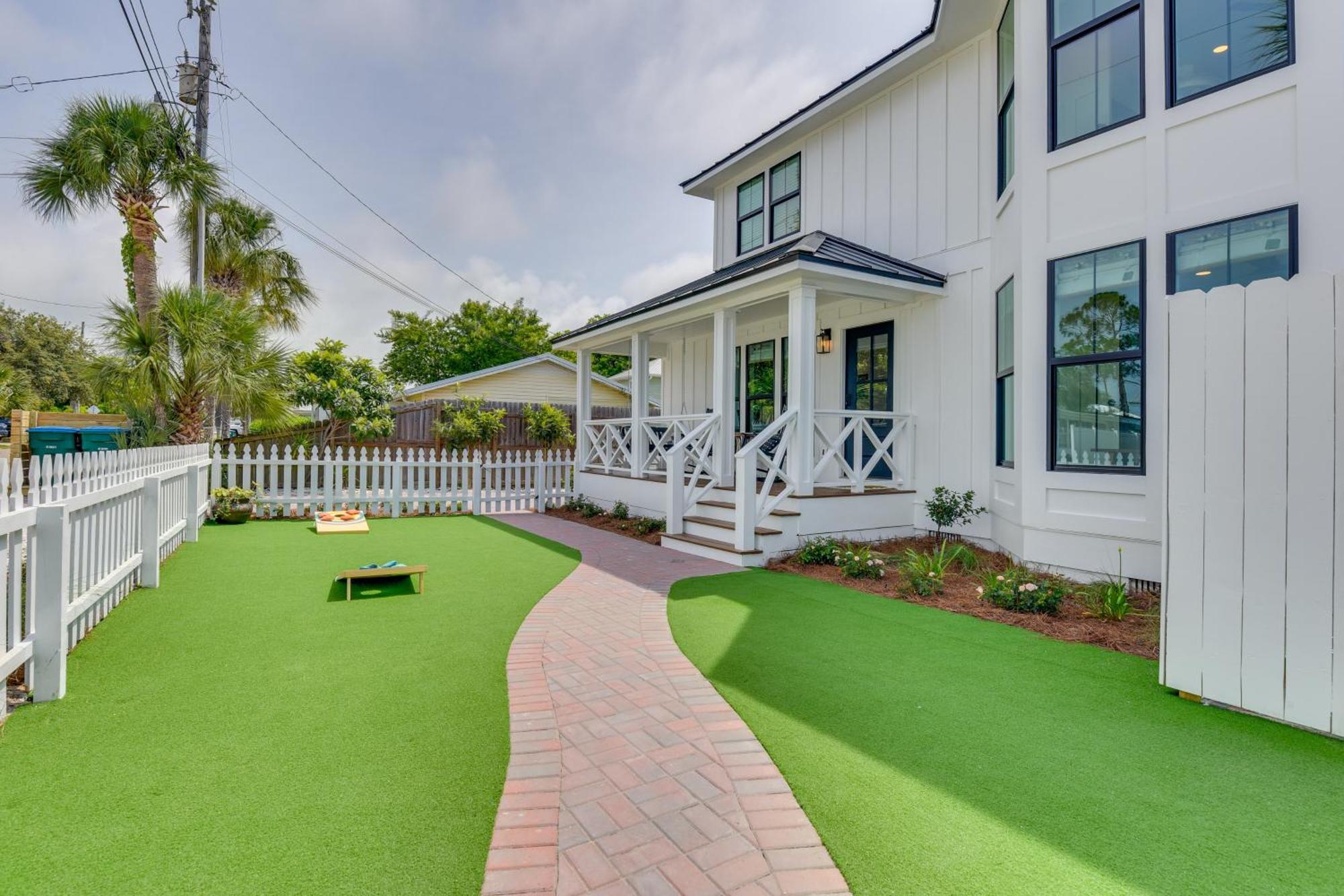 Walk To Laguna Pcb With Pool Near Gulf! Holiday home Panama City Beach