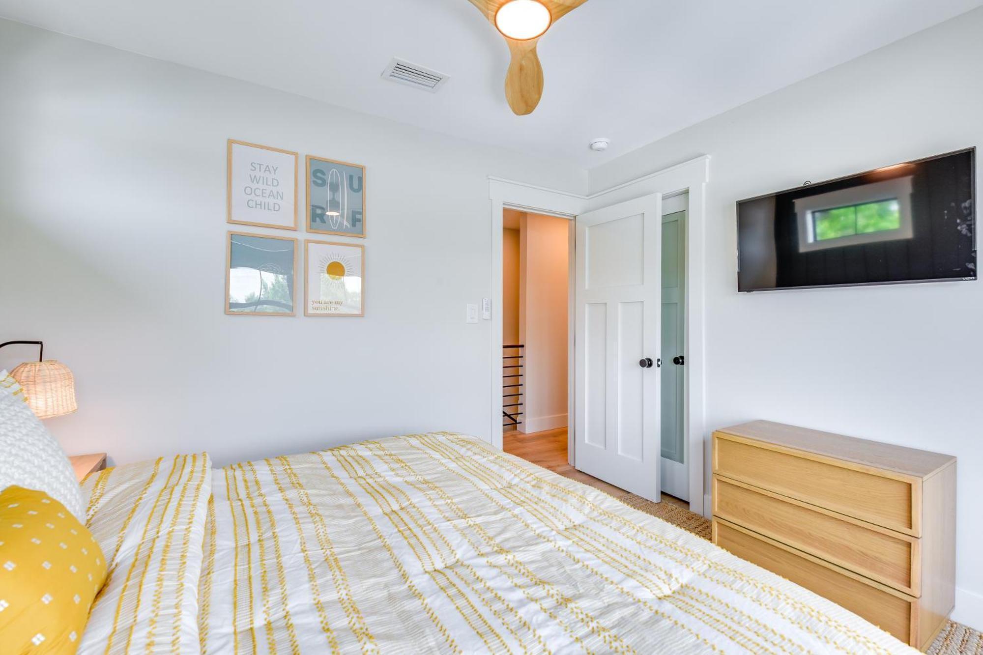 Walk To Laguna Pcb With Pool Near Gulf! Holiday home *