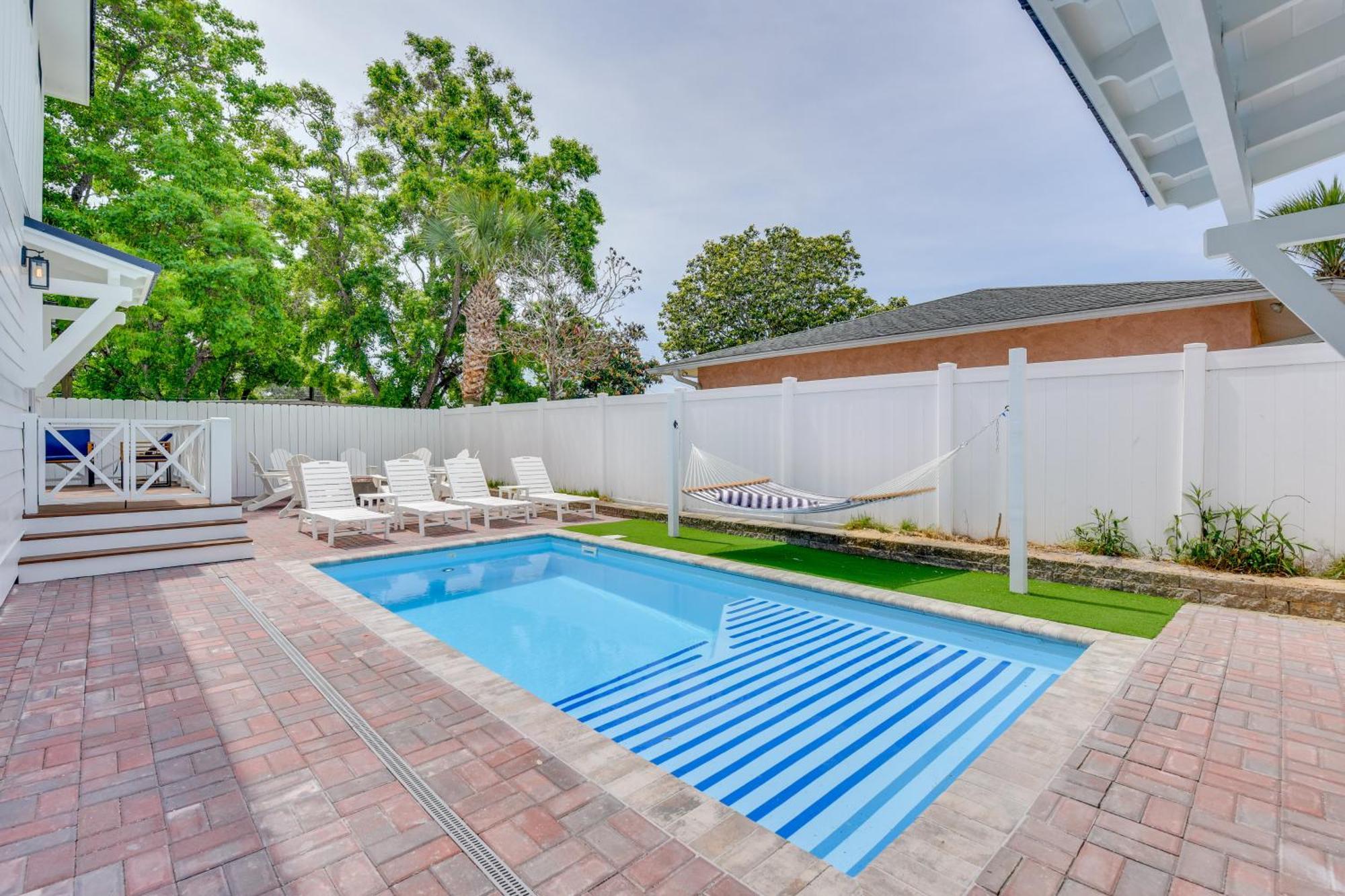 Walk To Laguna Pcb With Pool Near Gulf! *